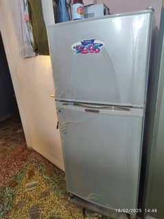 dawlance fridge medium size with steplizer for sale