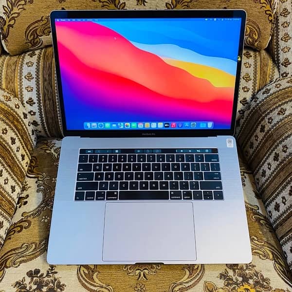 Macbook pro late 2017 15inch core i7 16/512 0