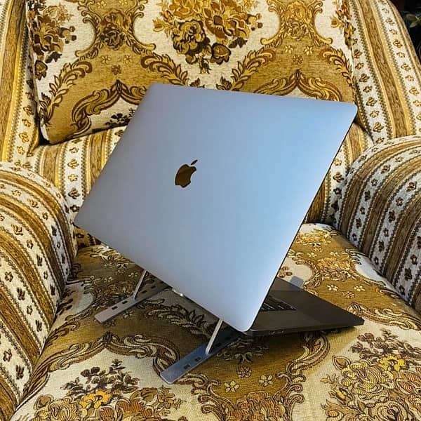 Macbook pro late 2017 15inch core i7 16/512 3