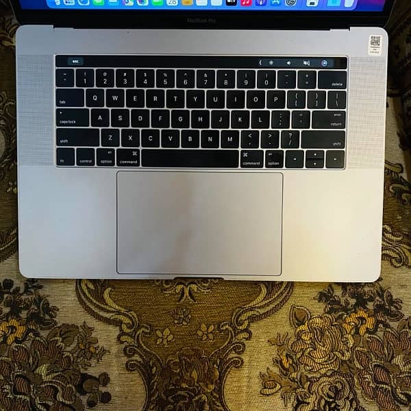 Macbook pro late 2017 15inch core i7 16/512 5