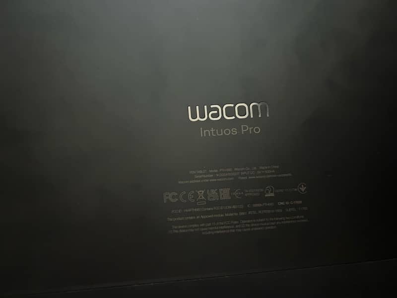 Wacom Intuos pro (medium) PTH-660 5