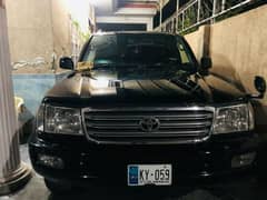 Toyota Land Cruiser 2002 in orignal condition full option.