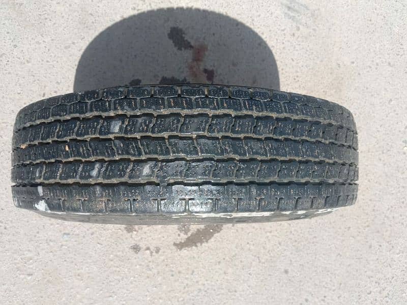 Hi-Roof's 4 Tires with Alloy Rim// Very little Driven 1