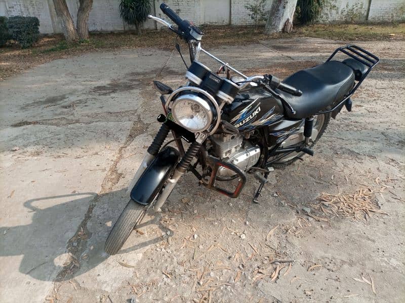 Suzuki GS 150SE 2