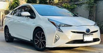 Toyota Prius 2017 S Safety Package