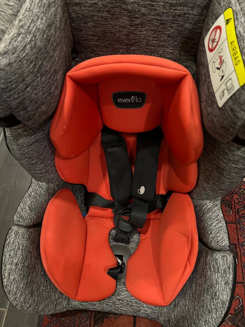 Baby Car Seat with Air Bag (Evenflo) - Like new 3