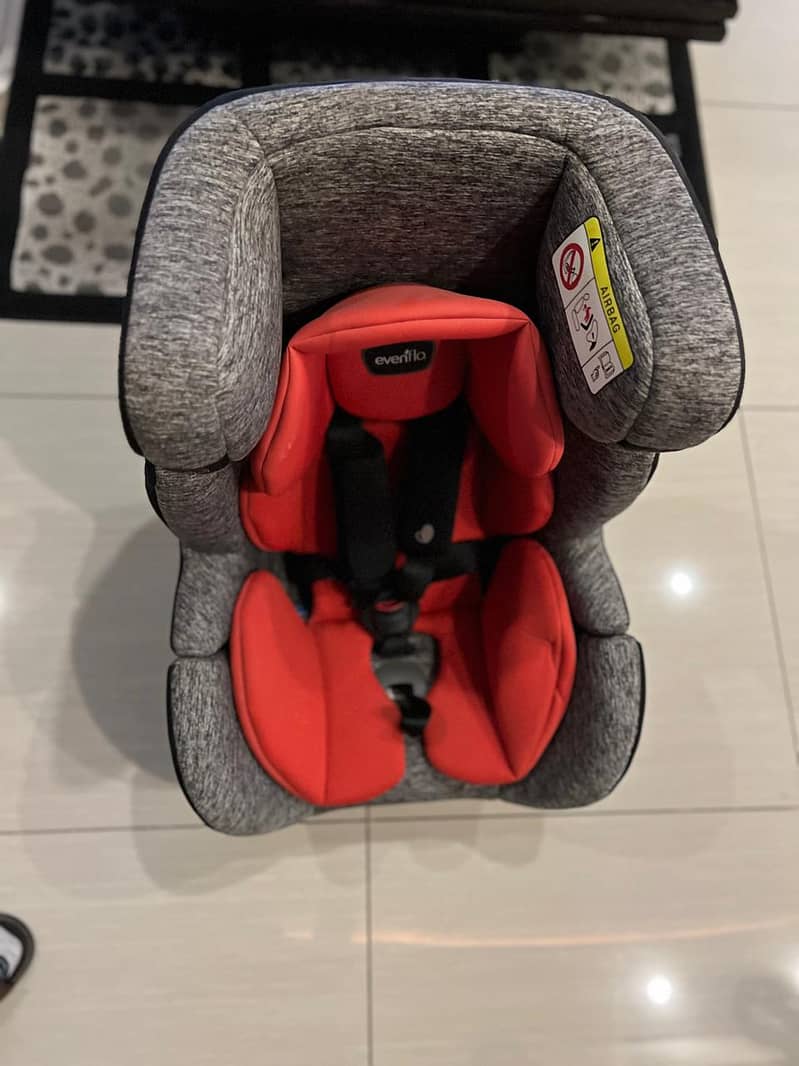 Baby Car Seat with Air Bag (Evenflo) - Like new 5