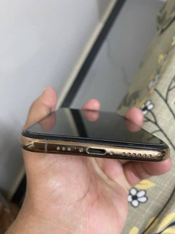 i am selling my iphone xs 0