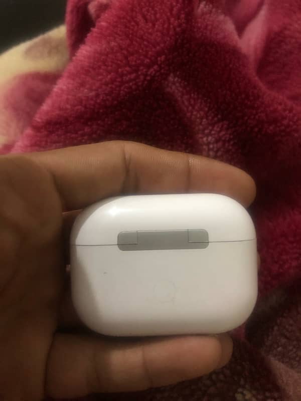 earpods pro 2 with lcd only 3 days use 0