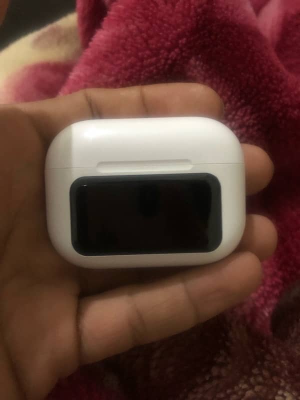 earpods pro 2 with lcd only 3 days use 1