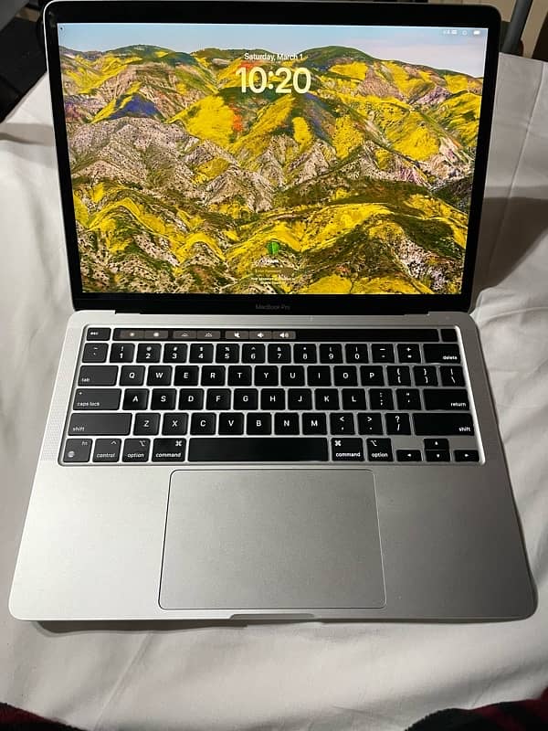 MacBook Pro, 13-inch, M2, 2022, Super Condition 3