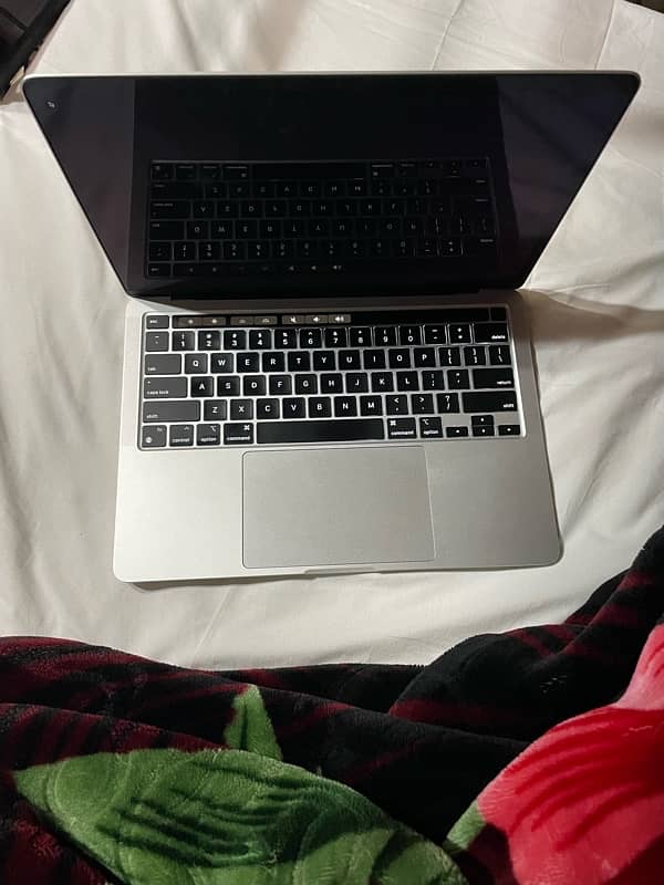 MacBook Pro, 13-inch, M2, 2022, Super Condition 5