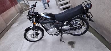 black GS 150 SE lush black 2022