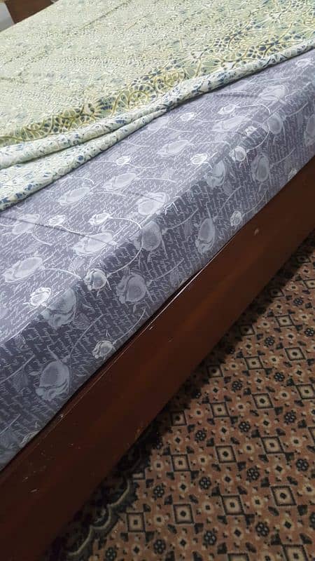 queen size 6 inches mattress like new 1