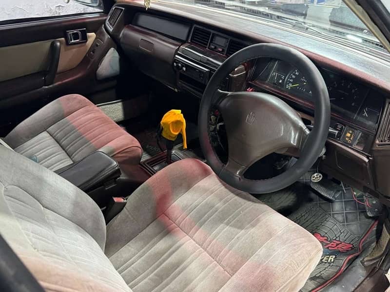 Toyota Crown 1990 Automatic 7