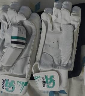 CA PRO 10000 Lefty batting gloves 1