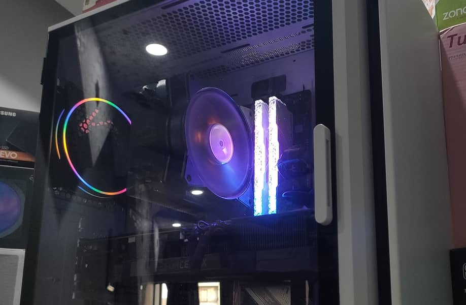 Ryzen 5 5600 Asus Strix B550 TridentZ neo Cooler Master 0