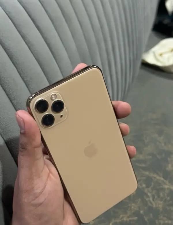 iPhone 11 Pro Max 0