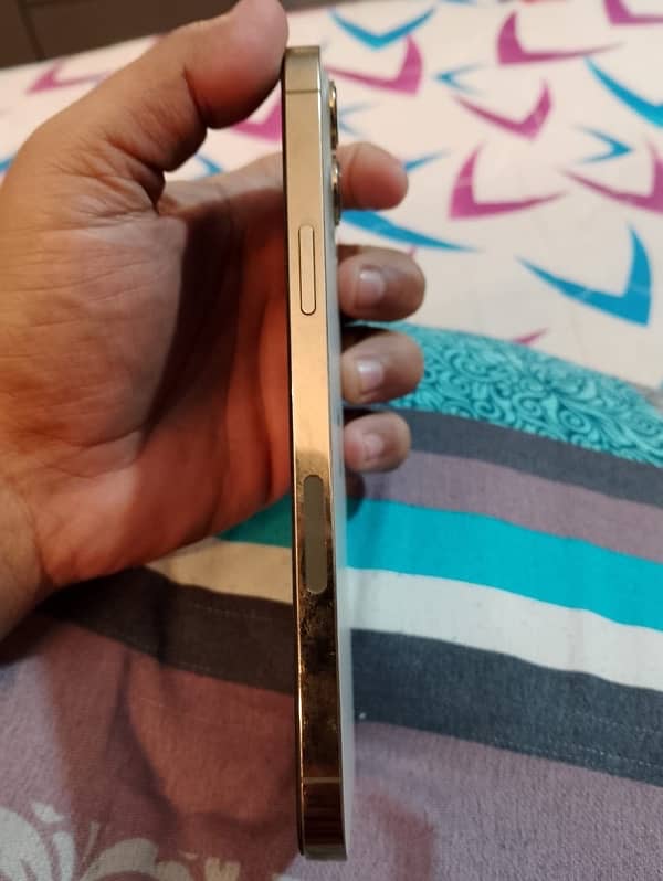 iPhone 12 Pro Max gold non pta 3