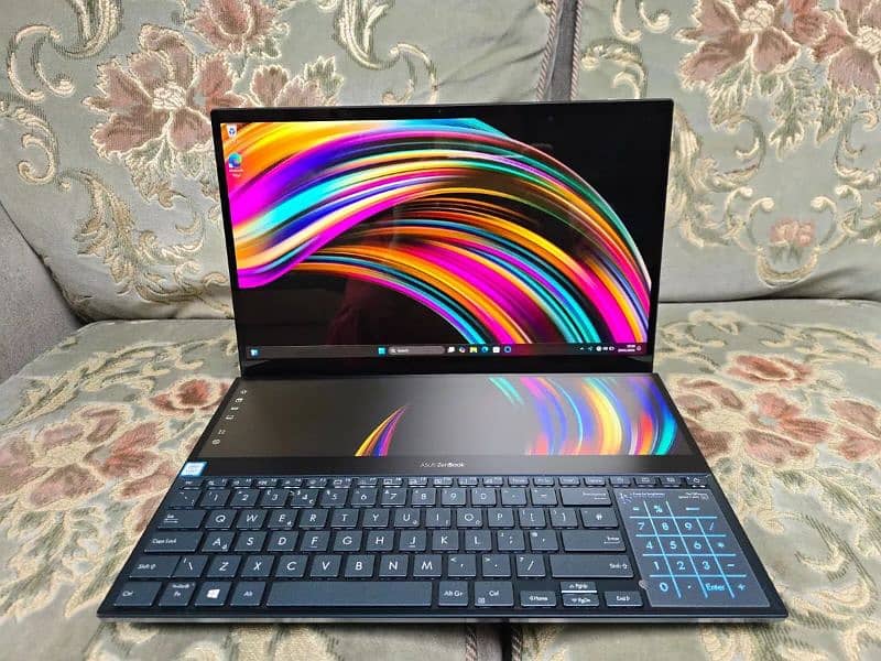 ASUS Zenbook Pro Duo 15.6" i7 9750H RTX 2060 16GB 512GB ssd 1