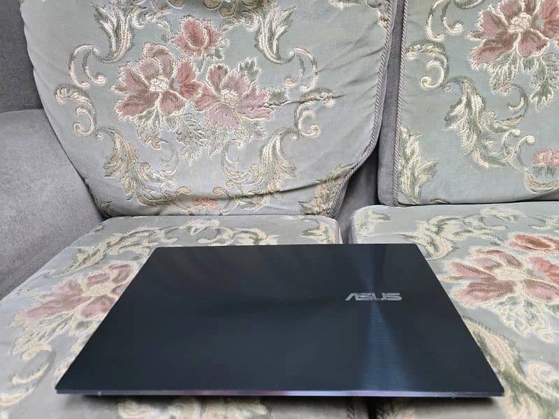 ASUS Zenbook Pro Duo 15.6" i7 9750H RTX 2060 16GB 512GB ssd 9