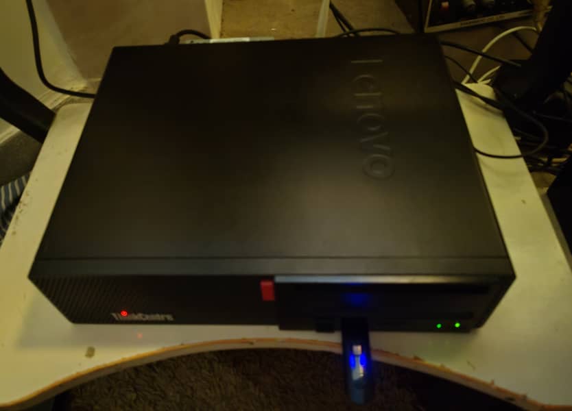 Super Fast 7th Gen Lenovo ThinkCentre Desktop 11