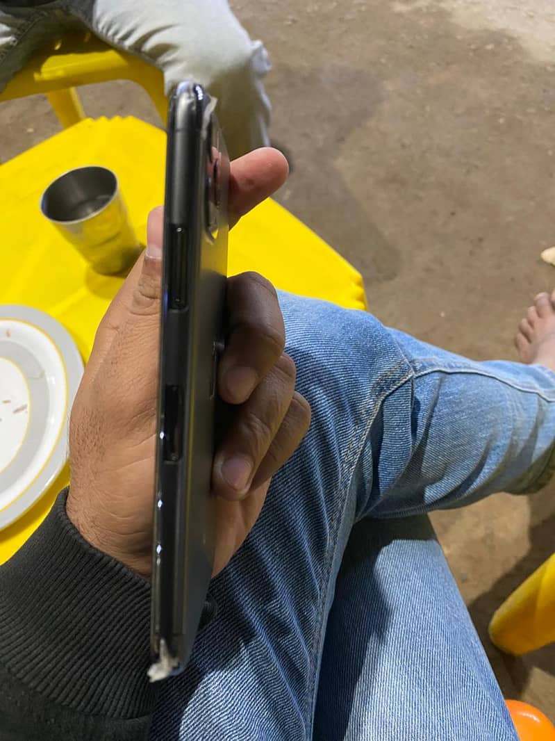 iPhone 11Pro 256 GB PTA Approved 6