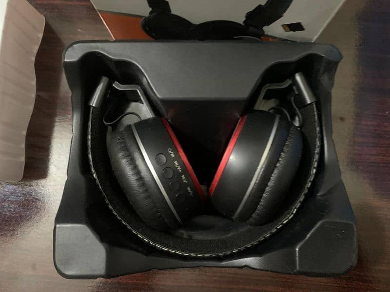 gaming headphones and gaming headfree 5