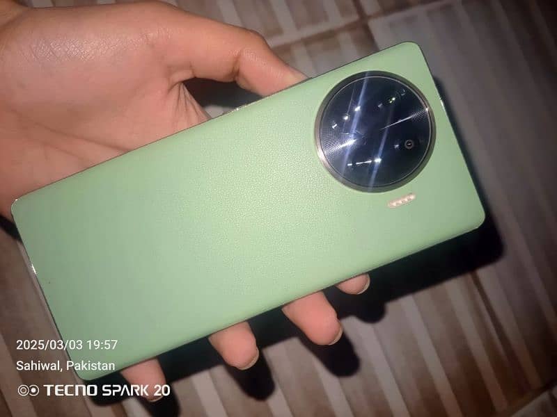 Tecno spark 20 pro plus 8+8/256 0