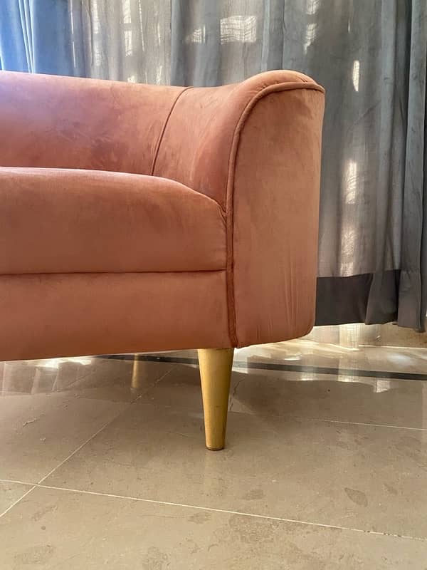 Sofa and tufted stool 3