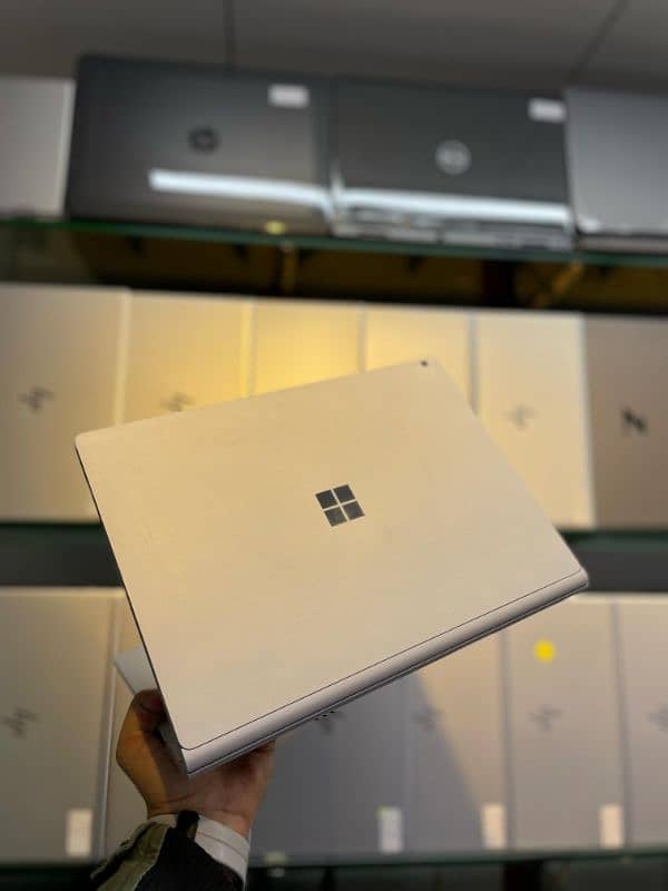 Surface Book 1 : Core i7 6th Gen : 8/256 : Non Touch : 1Gb Nvidia Gtx 5