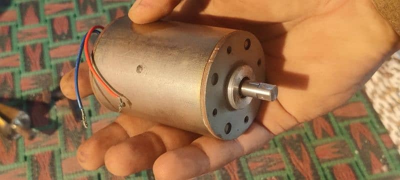 DC motors with speed controller 0