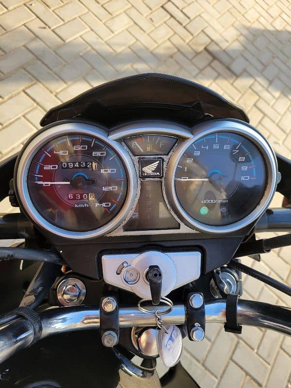 Honda CB 150 F_ Model -2019 Hyderabad Registerd 1st owner 9