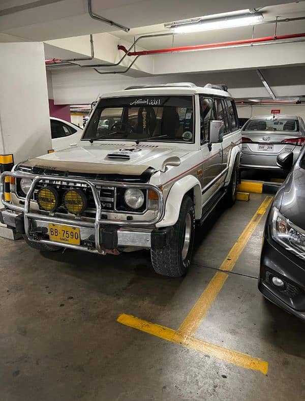 Mitsubishi Pajero 1989 5