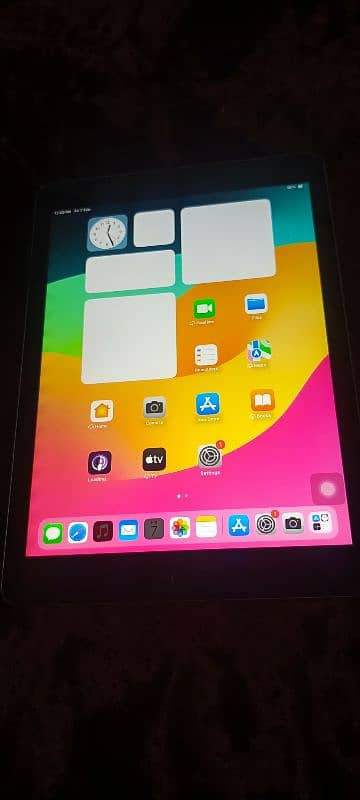 ipad 6 generation good condition 1