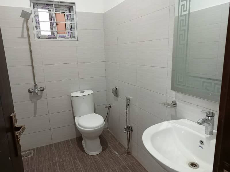 2 Bedroom Beautiful Flat For Rent At Reasonable Price 12