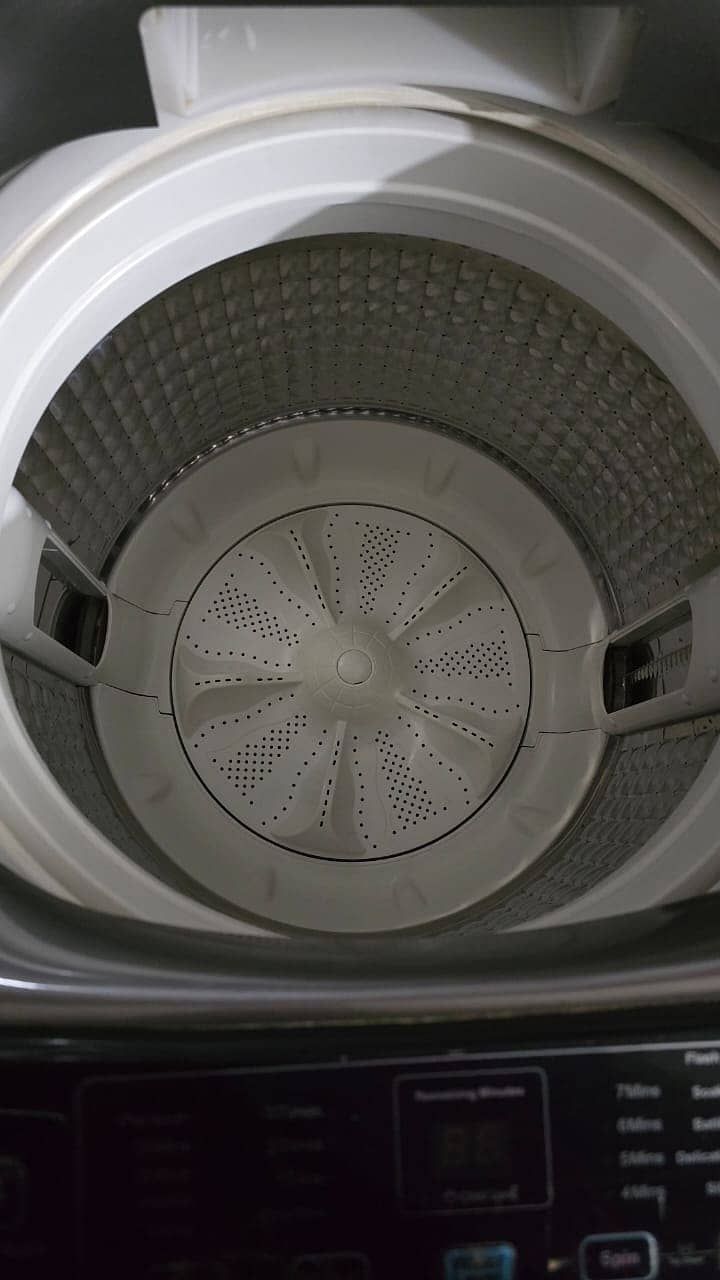 Haier Automatic washing machine 15kg in excellent condition. 5