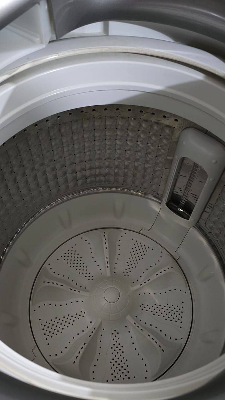 Haier Automatic washing machine 15kg in excellent condition. 6