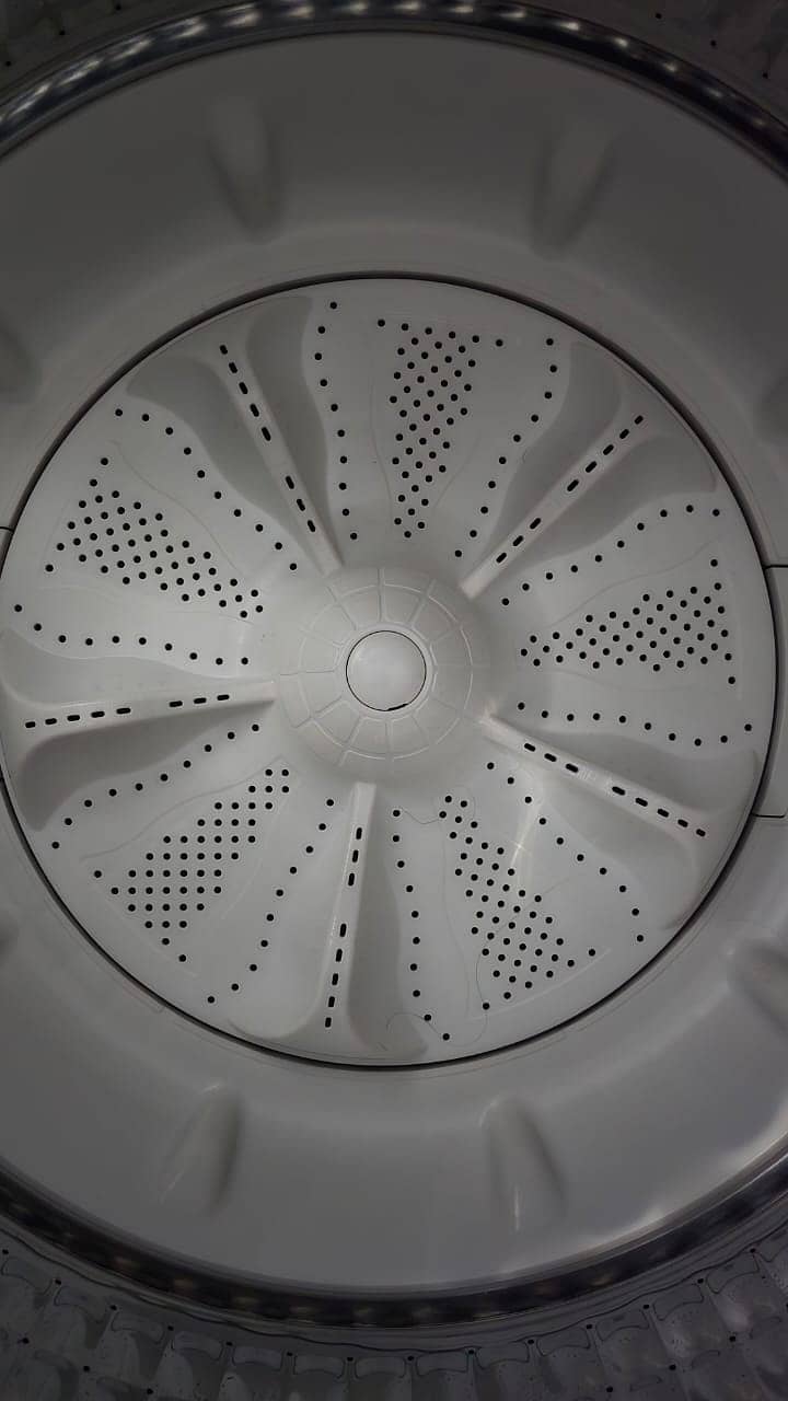 Haier Automatic washing machine 15kg in excellent condition. 8