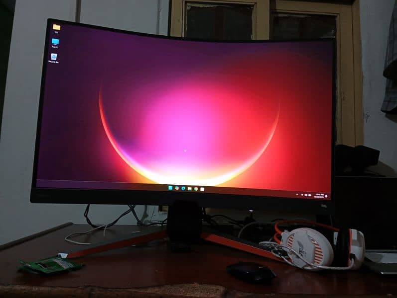 BenQ branded Taiwan 32 inch 144f curve gaming monitor special edition 2