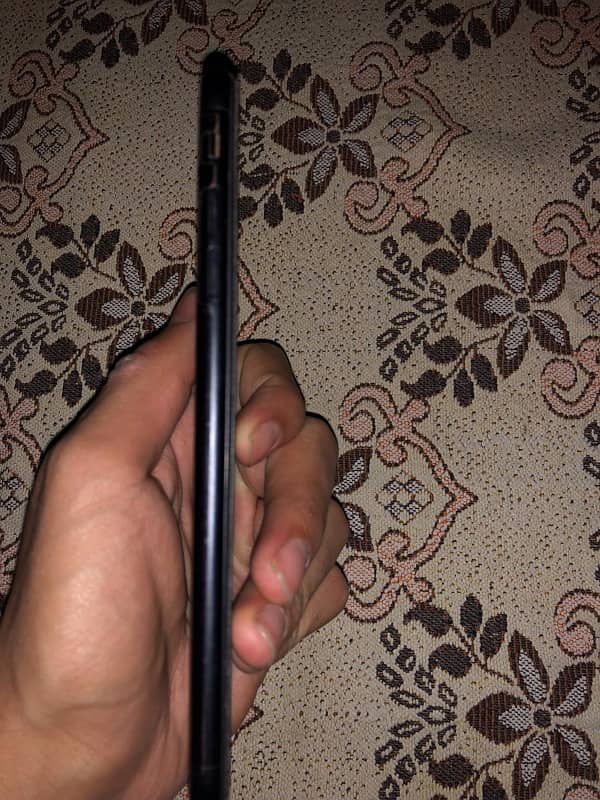 iphone 7+ in reasonable price 3