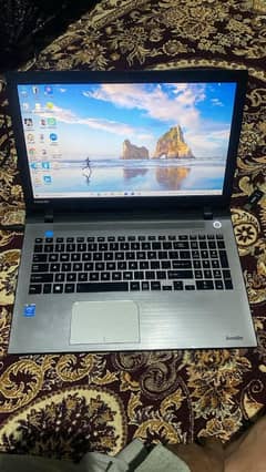 core i7 5th generation Toshiba satellite laptop