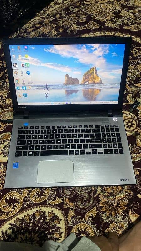 core i7 5th generation Toshiba satellite laptop 0