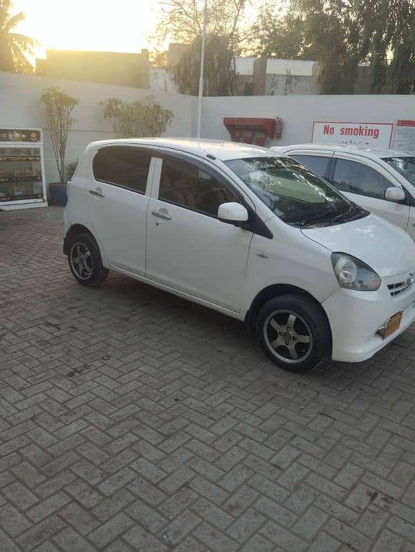 Daihatsu Mira 2012 reg 2014 2