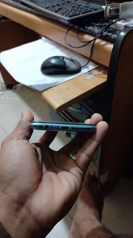 realme c21. y all okay no box only mobile 6