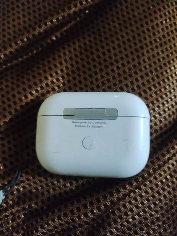 "High-Quality airpod 2nd Generation–  half working 1