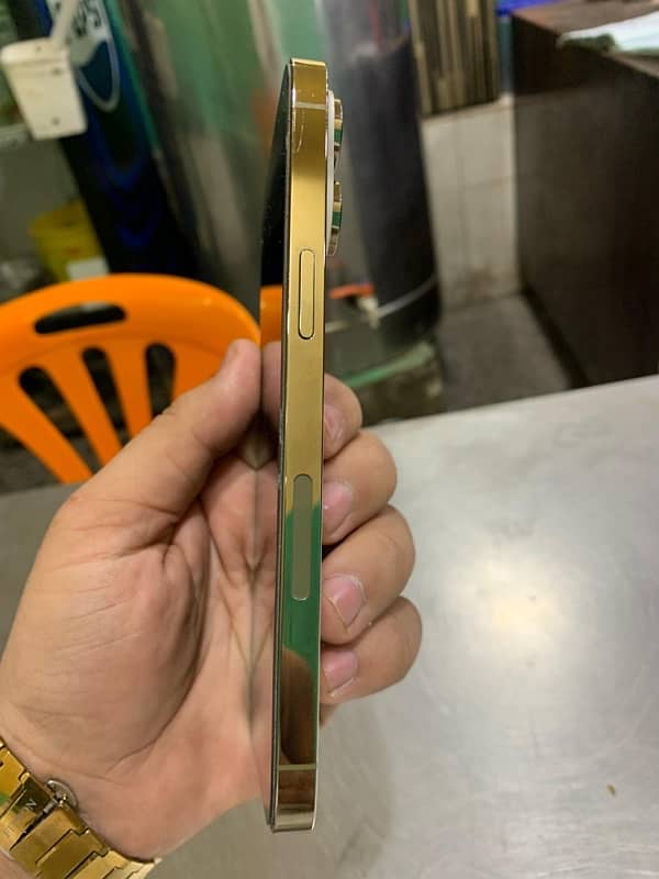 iPhone 14 Pro Max JV golden color 1