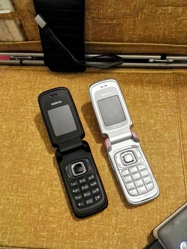 Nokia 6085, Flip, Keypad mobile phones 0