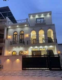 G-11 Size 25 50 Park Facing Brand New House For Sale