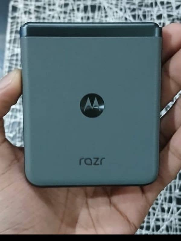 Motorola razr 2023 4